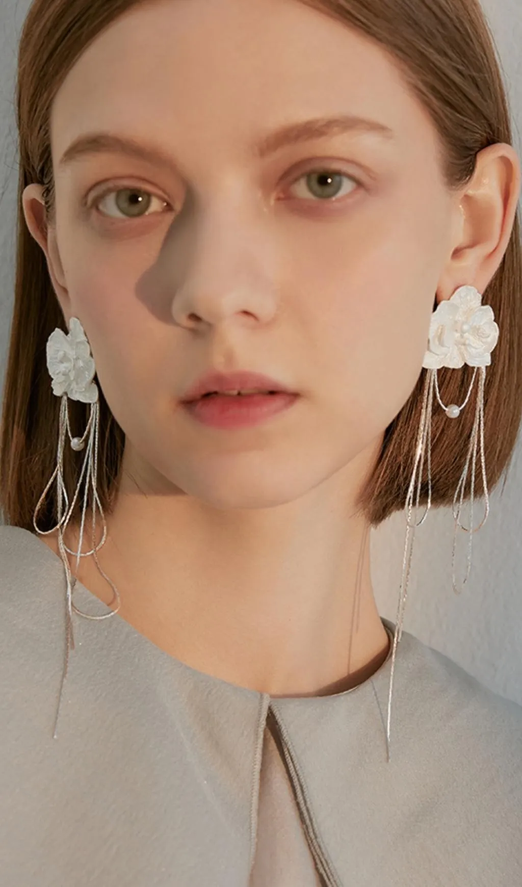 METALLIC FLOWER CHAIN TASSEL EARRINGS Gloria Lanvin