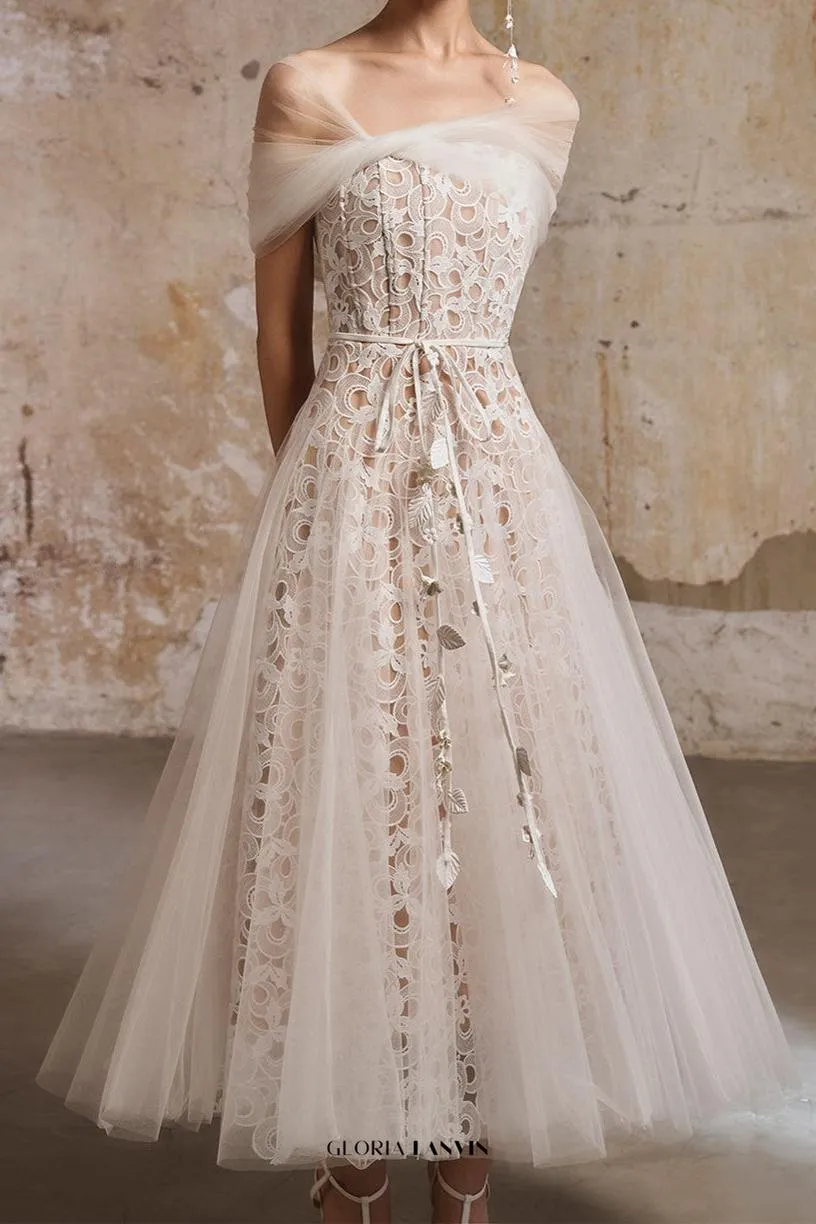 Miua Gored Gathered Lace Midi Dress in white Gloria Lanvin