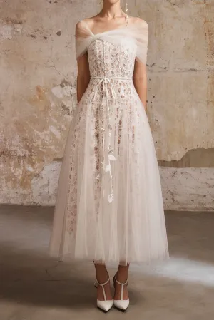 Miua Gored Gathered Lace Midi Dress in white Gloria Lanvin