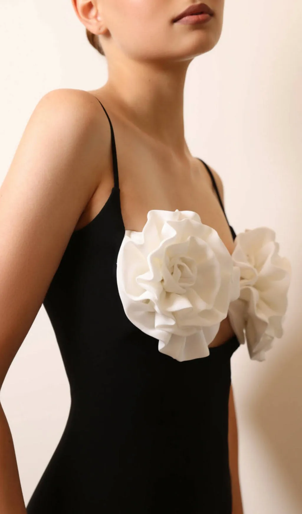 OFF-WHITE CREPE FLOWERS EVENING MAXI DRESS IN BLACK Gloria Lanvin
