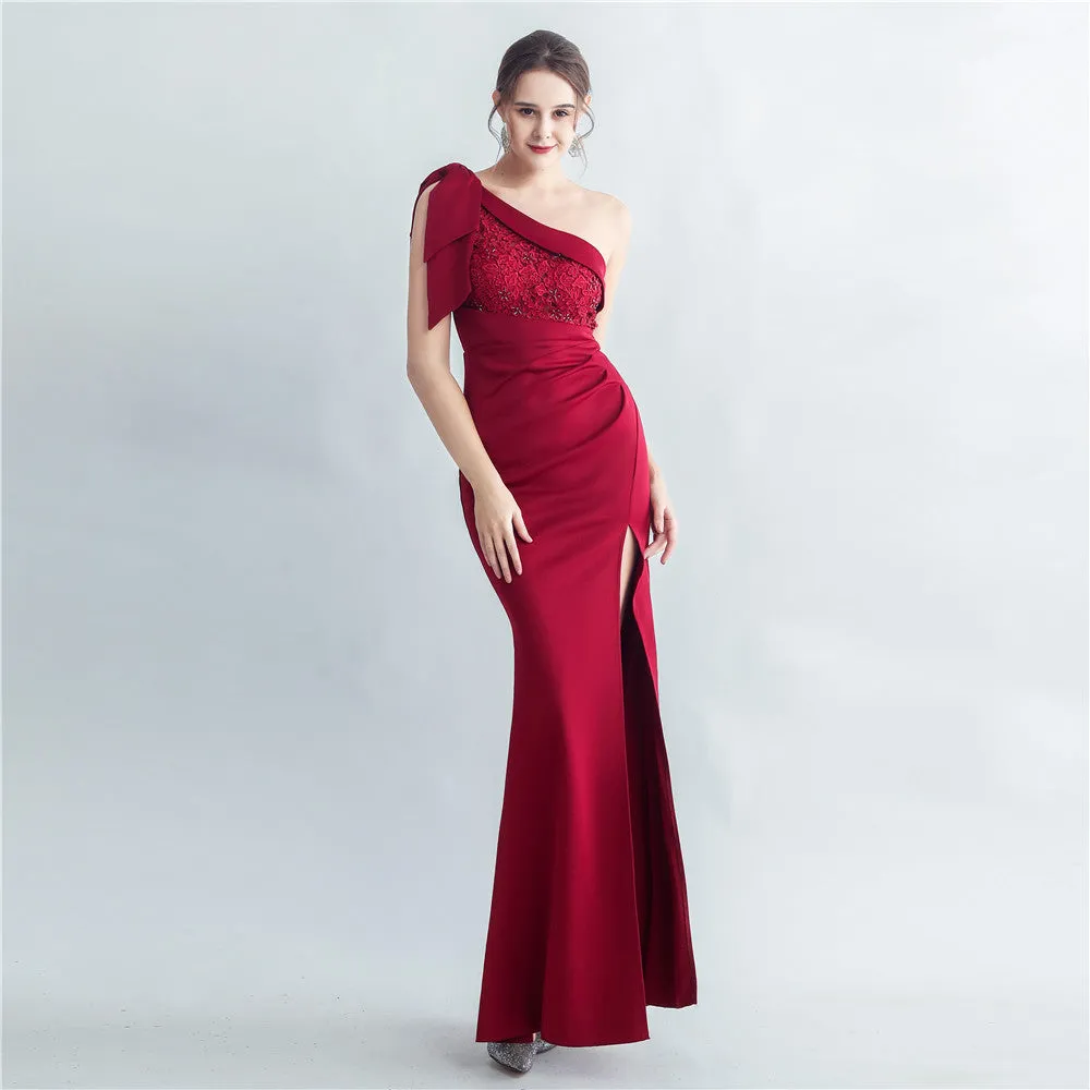 One-Shoulder embroidery High Slit Dress in red Gloria Lanvin