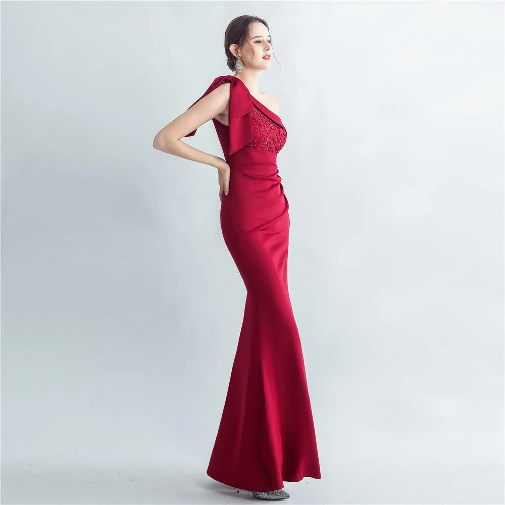 One-Shoulder embroidery High Slit Dress in red Gloria Lanvin