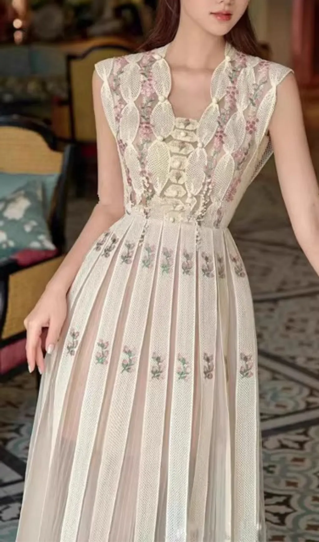PEARL-EMBELLISHED SLEEVELESS FLORAL MIDI DRESS Gloria Lanvin