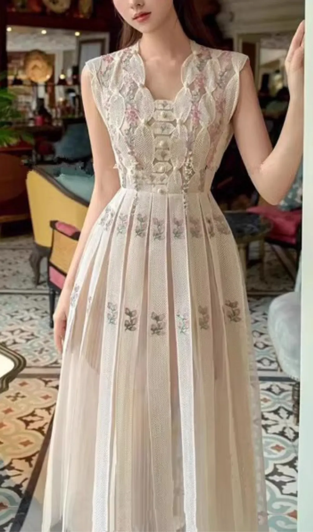 PEARL-EMBELLISHED SLEEVELESS FLORAL MIDI DRESS Gloria Lanvin