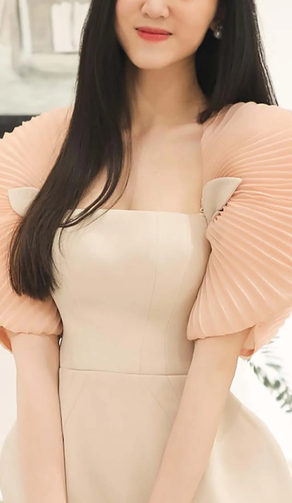 PLEATED SHOULDER MINI DRESS IN PINK Gloria Lanvin