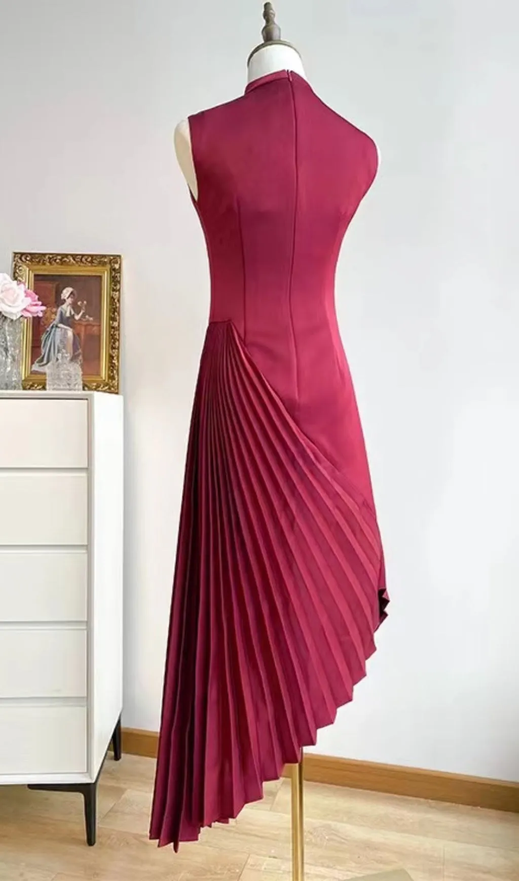 RED DIAGONAL PLEATED MIDI DRESS Gloria Lanvin