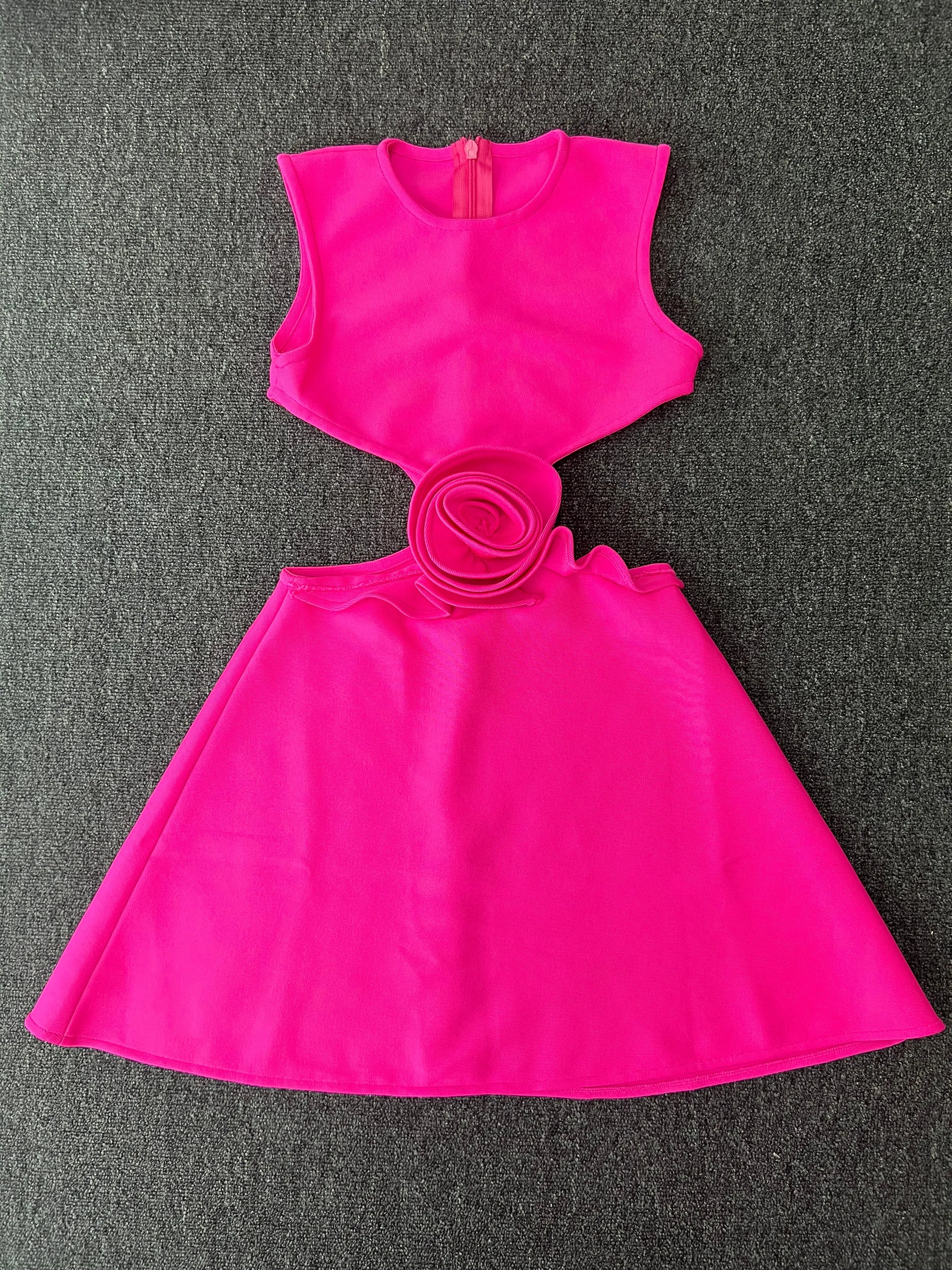 ROSE-APPLIQU CUT-OUT MINI DRESS Gloria Lanvin