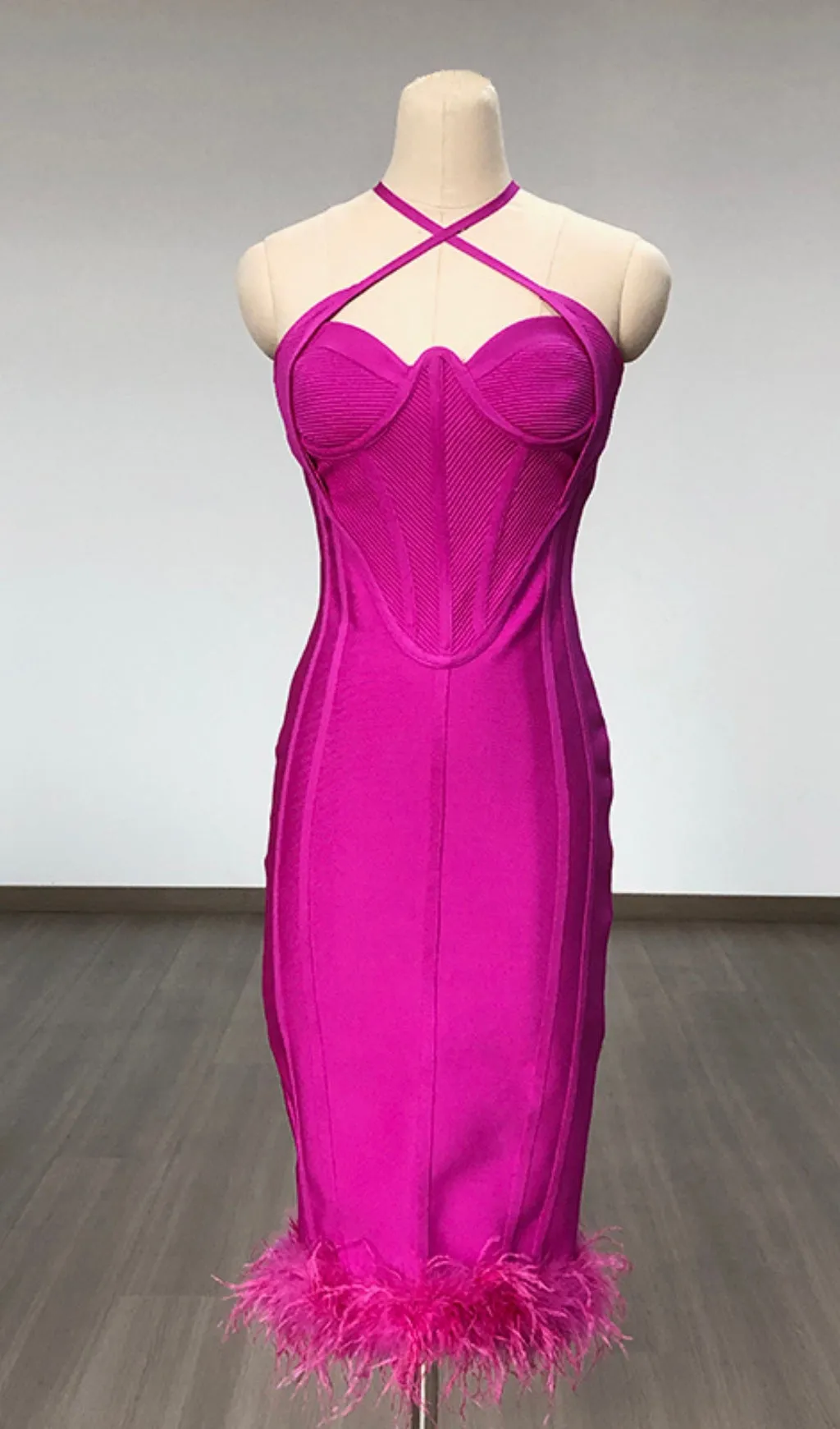 ROSE RED OSTRICH FEATHER HALTER NECK BACKLESS TIGHT DRESS Gloria Lanvin