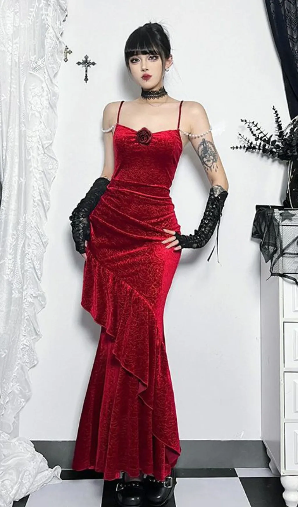 RUFFLED BODYCON SUSPENDER MAXI DRESS IN RED Gloria Lanvin