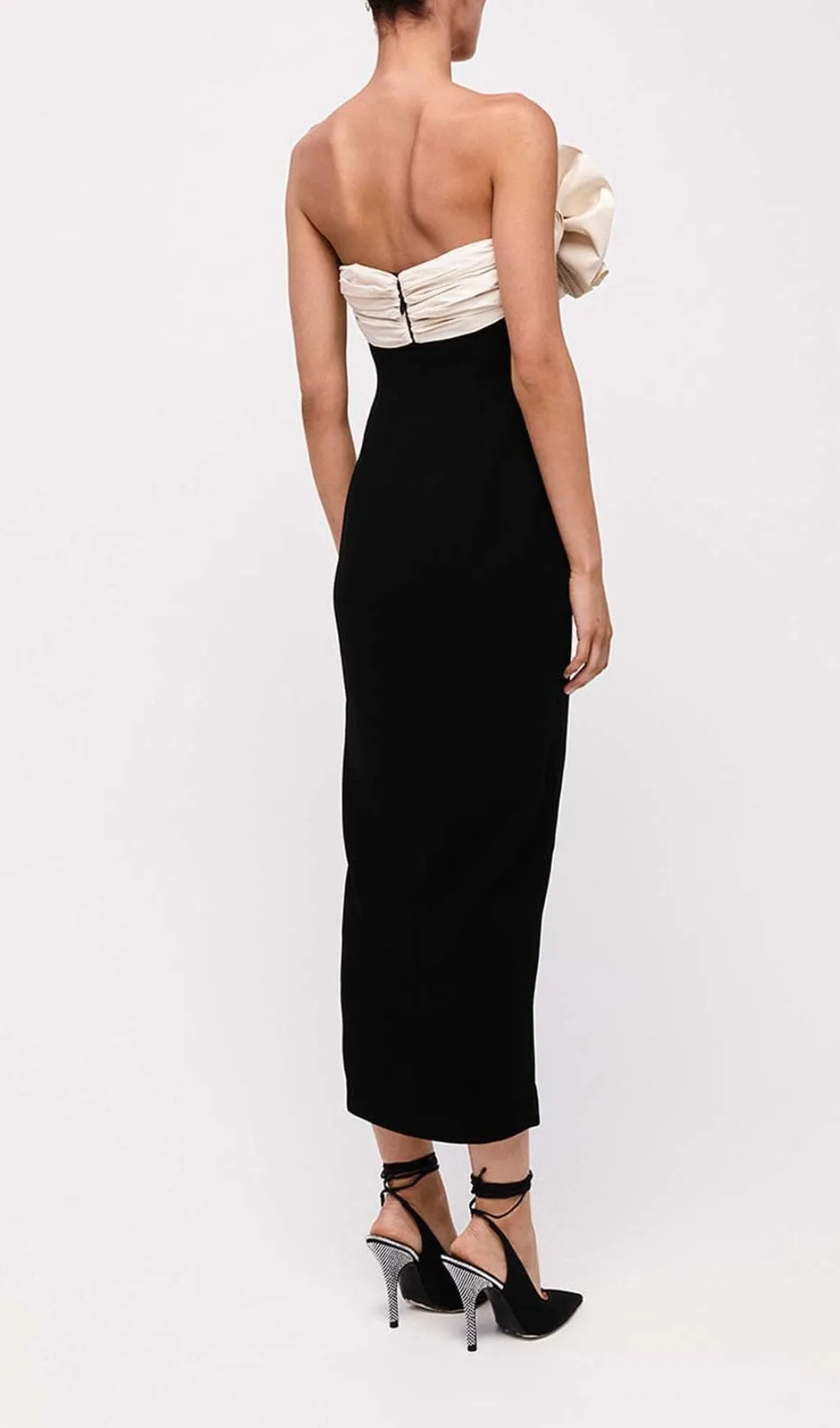 RUFFLED DETAILING SLIT MIDI DRESS IN BLACK Gloria Lanvin
