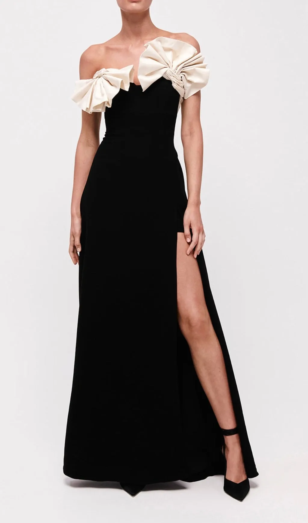 RUFFLED DETAILING SLIT MIDI DRESS IN BLACK Gloria Lanvin