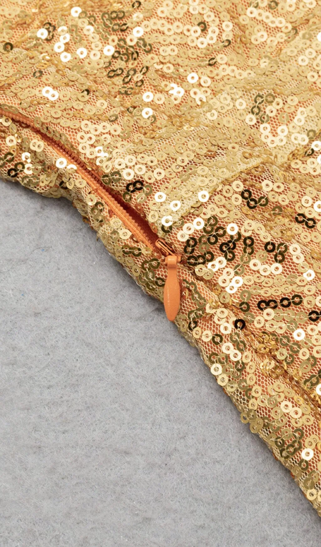 SEQUIN BODYCON MIDI DRESS IN GOLD Gloria Lanvin