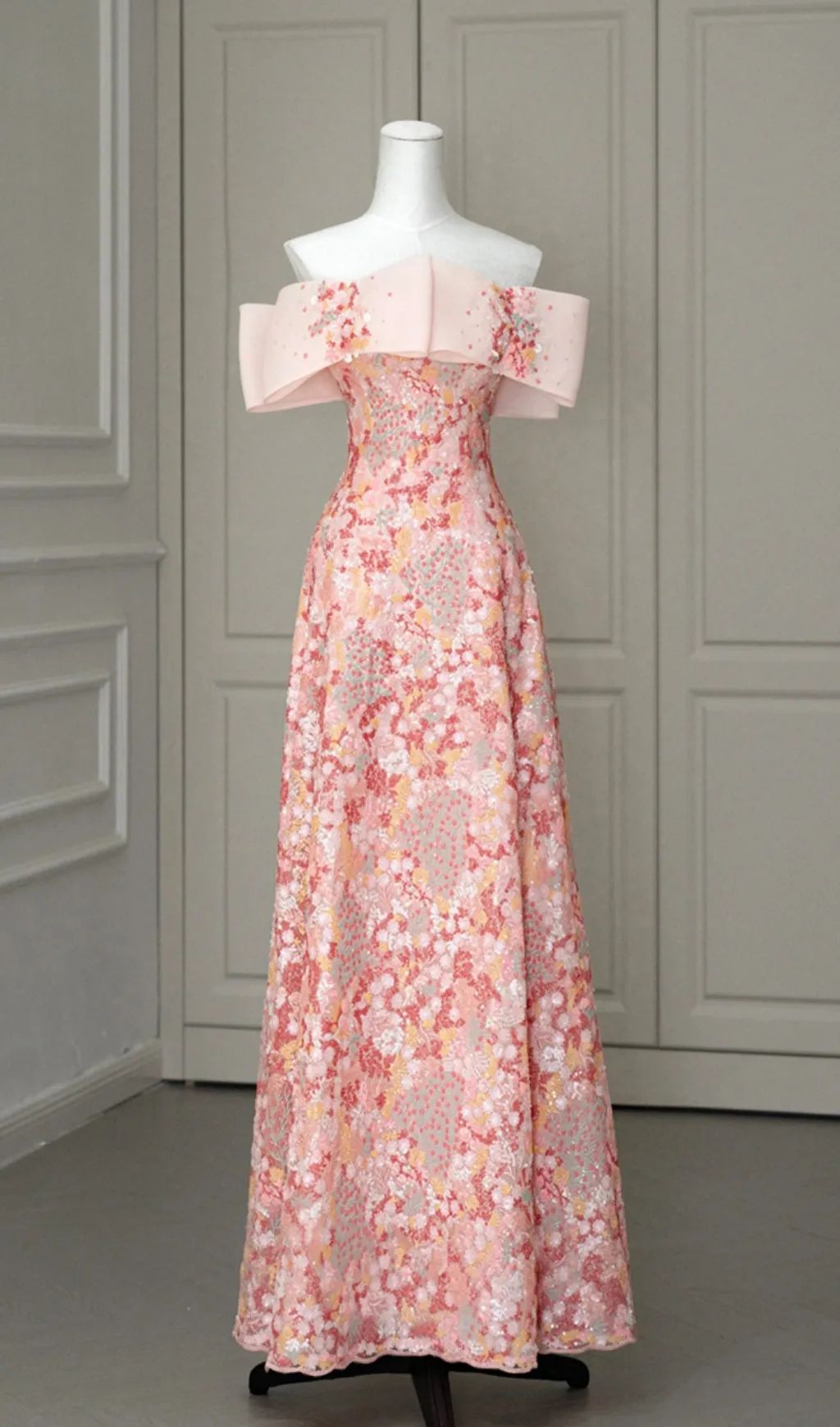 SEQUIN STRAPLESS FLORAL MAXI DRESS Gloria Lanvin