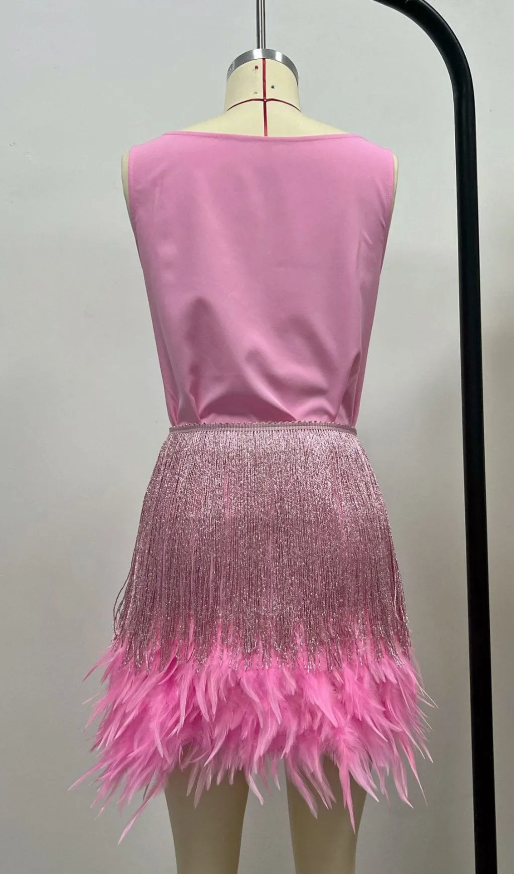 SHINY FRINGE FEATHER MINI DRESS IN PINK Gloria Lanvin