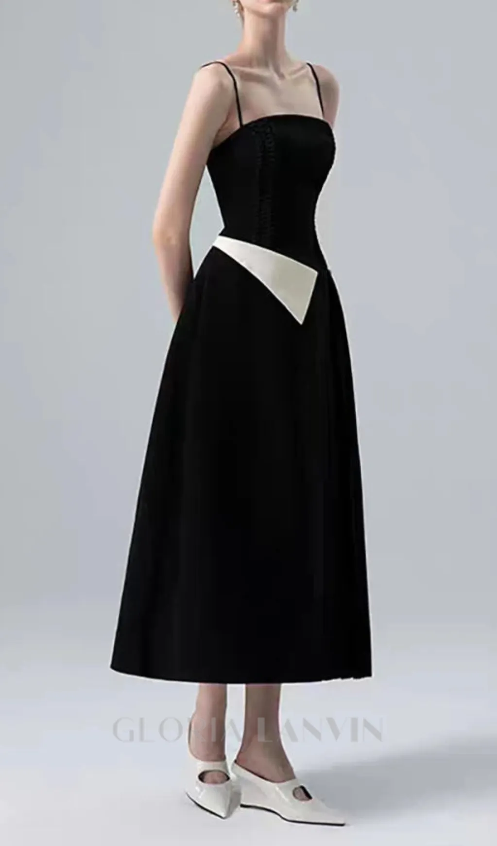 SLIP CONTRAST COLOR MIDI DRESS IN BLACK Gloria Lanvin