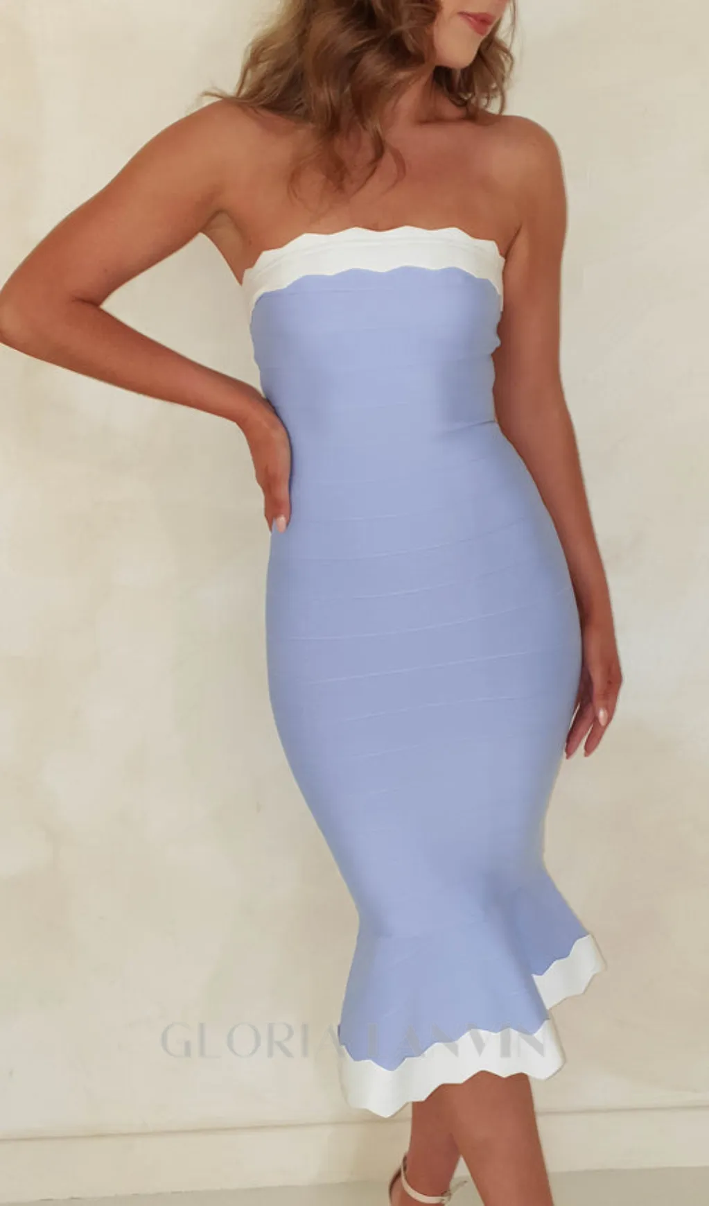 STRAPLESS BANDAGE BODYCON MIDI DRESS IN BLUE Gloria Lanvin