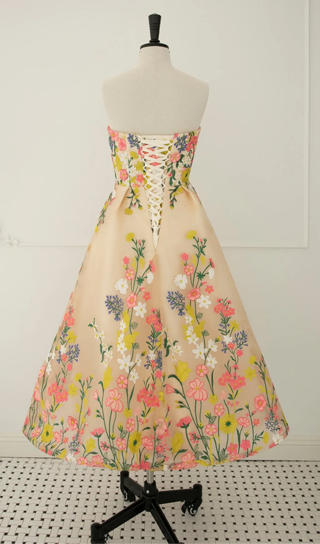 STRAPLESS TEA LENGTH FLORAL MIDI DRESS Gloria Lanvin