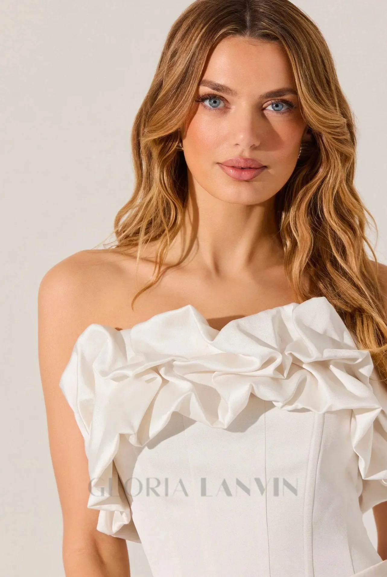 sylvia ruffle strapless top in white Gloria Lanvin