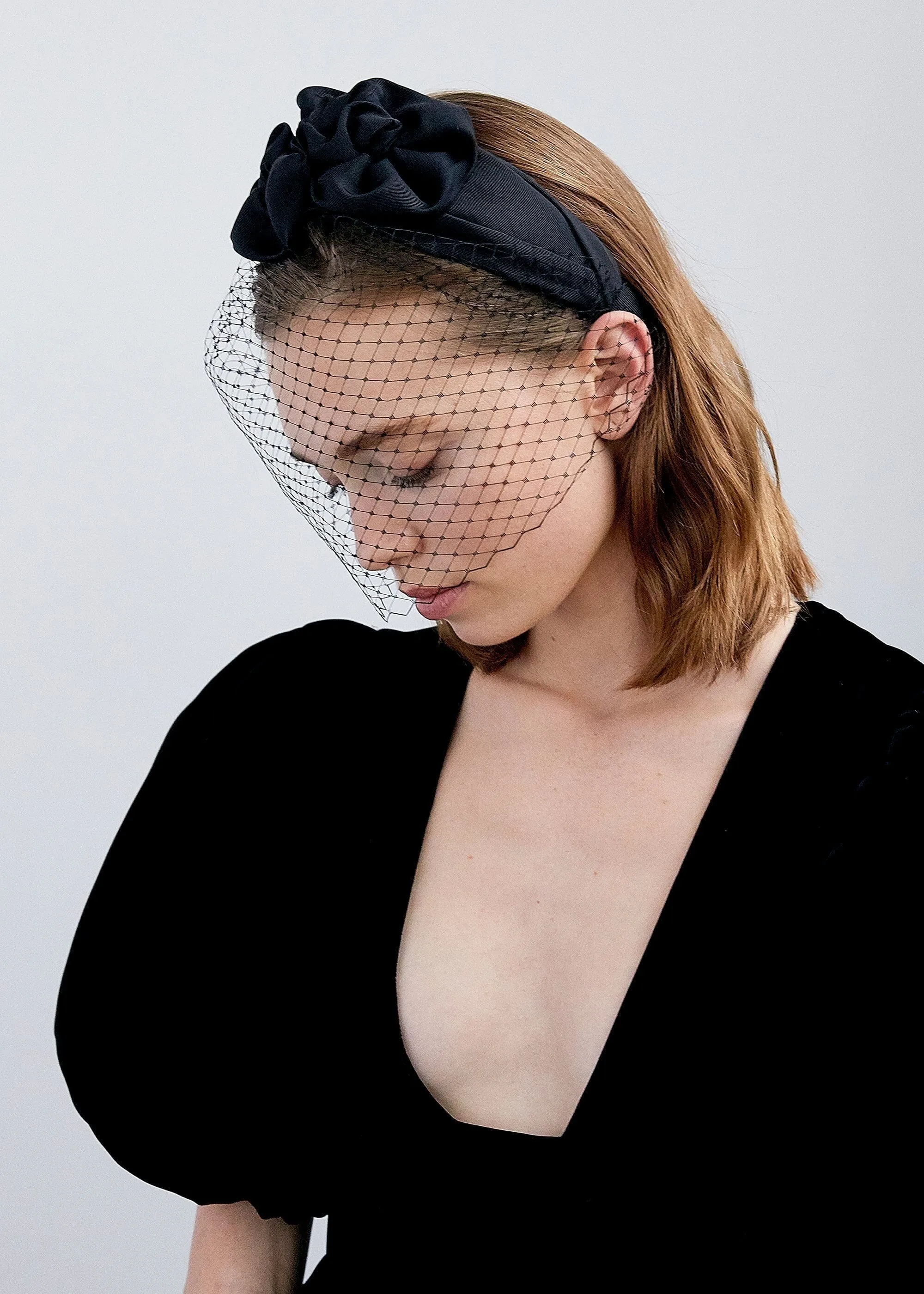 TRIPLE ROSETTE WITH VEIL IN BLACK Gloria Lanvin