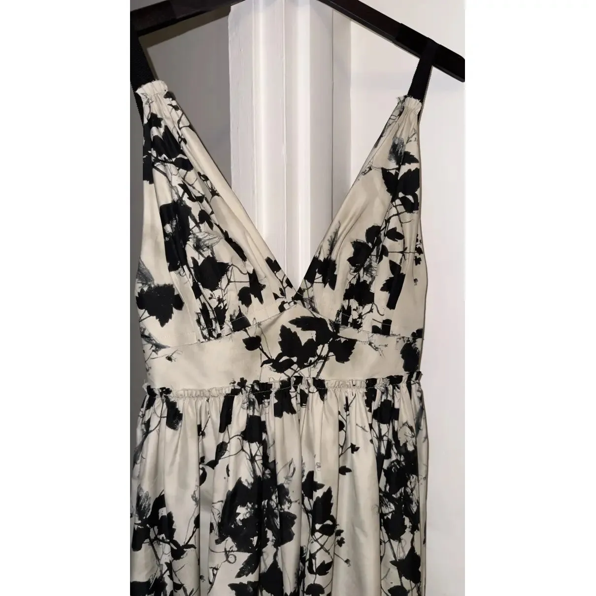 V NECK FLORAL PRINTED MINI DRESS IN WHITE Gloria Lanvin