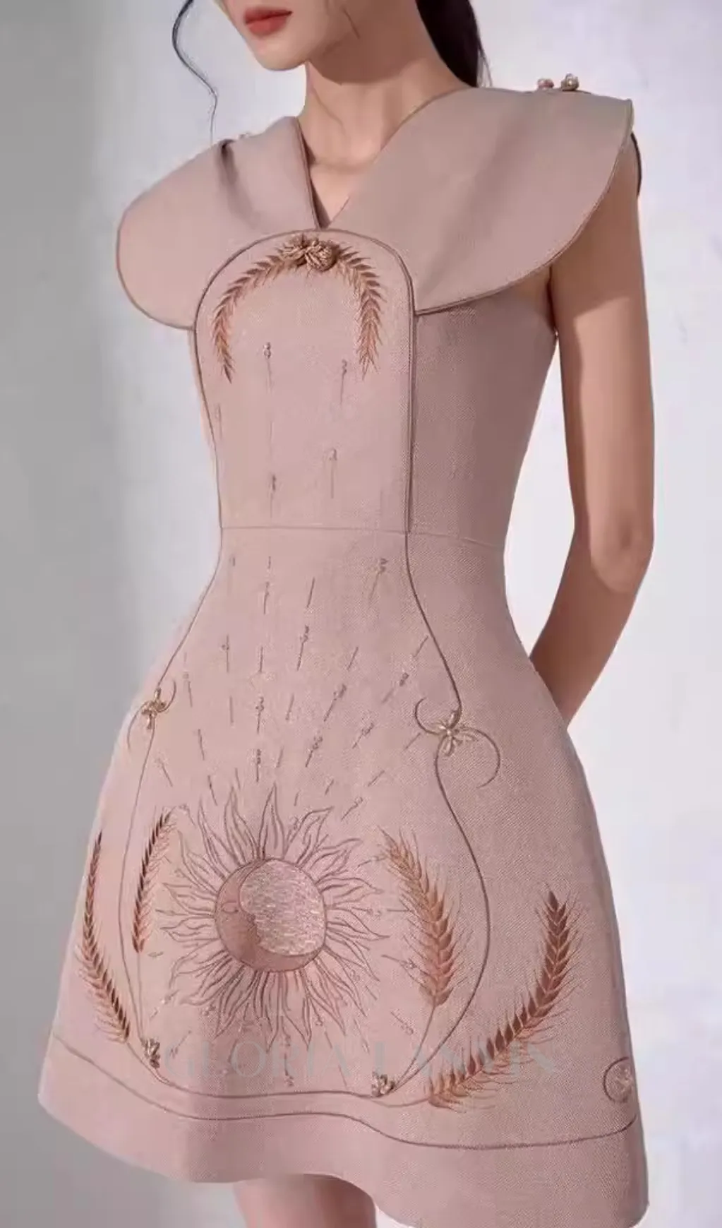 V-NECK HOLLOW OUT WHITE FLORAL EMBROIDERY DRESS Gloria Lanvin