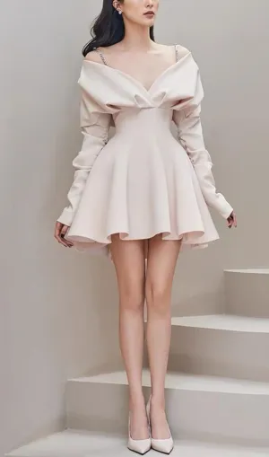 V-NECK LONG-SLEEVED A-LINE SUSPENDER DRESS Gloria Lanvin