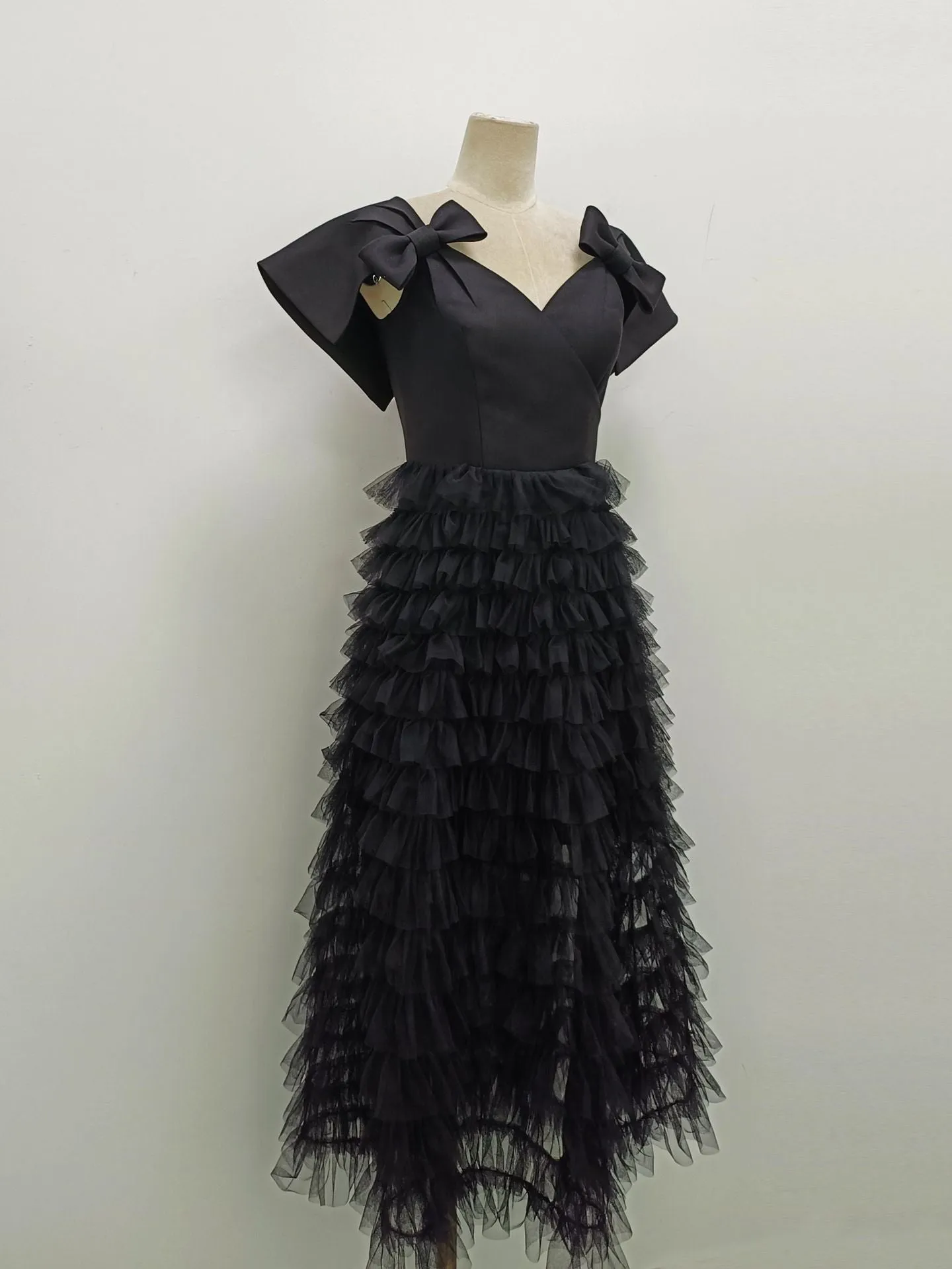 V NECK MESH RUFFLES PATCHWORK BOWKNOT MIDI DRESS Gloria Lanvin