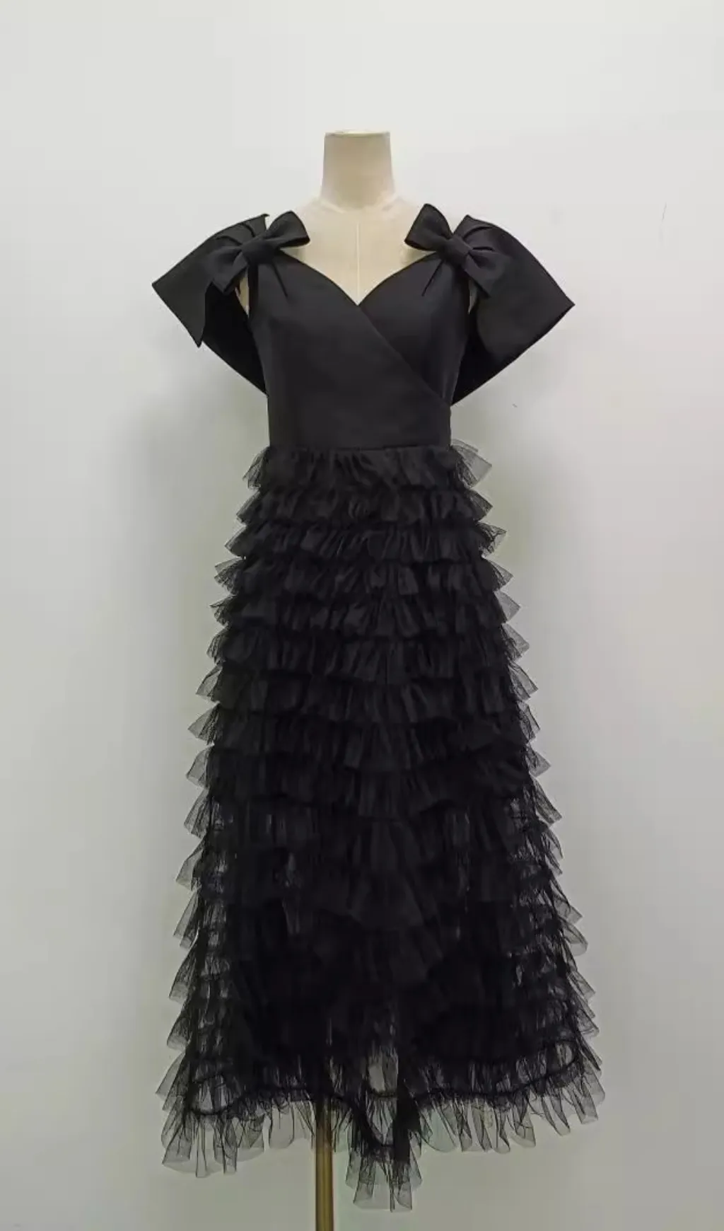 V NECK MESH RUFFLES PATCHWORK BOWKNOT MIDI DRESS Gloria Lanvin