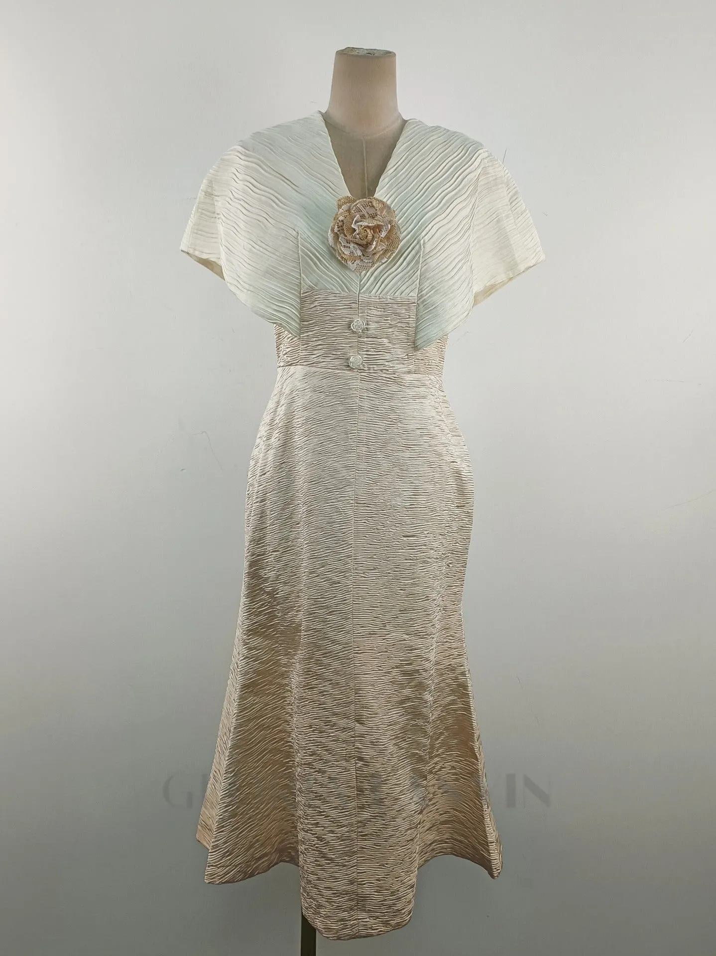 VENUS CHAMPAGNE STITCHED V-NECK HIGH-WAISTED FISHTAIL MIDI DRESS Gloria Lanvin