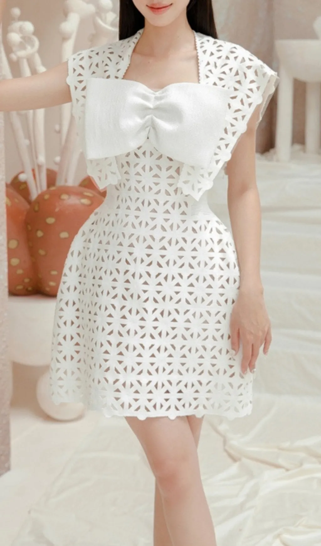 WHITE BOW EMBROIDERED MINI DRESS Gloria Lanvin