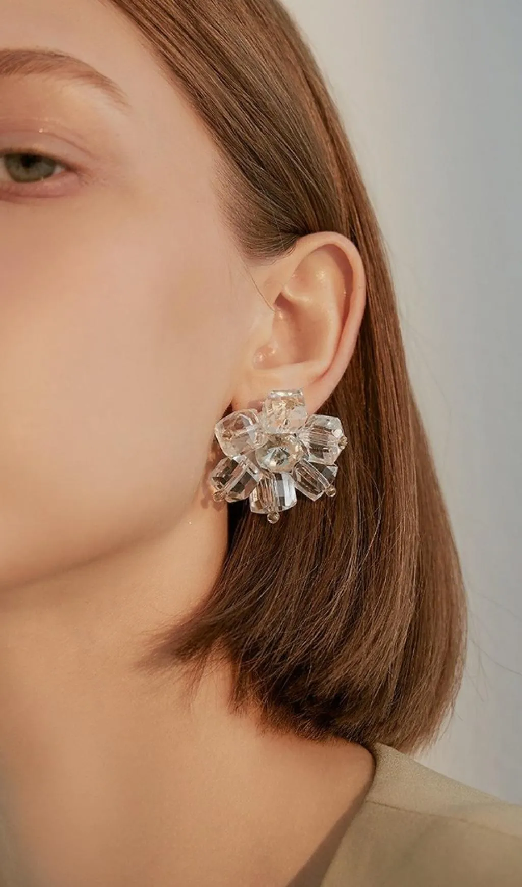 White Crystal 3D flower earrings Gloria Lanvin
