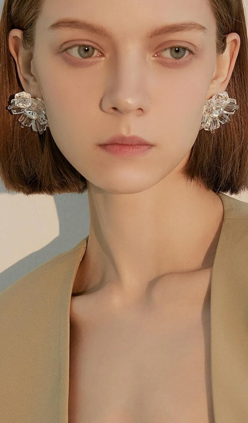 White Crystal 3D flower earrings Gloria Lanvin