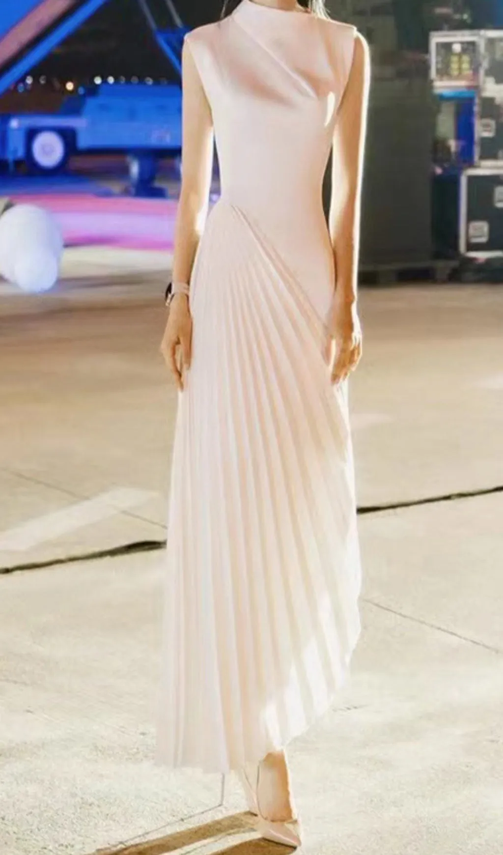 WHITE DIAGONAL PLEATED MIDI DRESS Gloria Lanvin