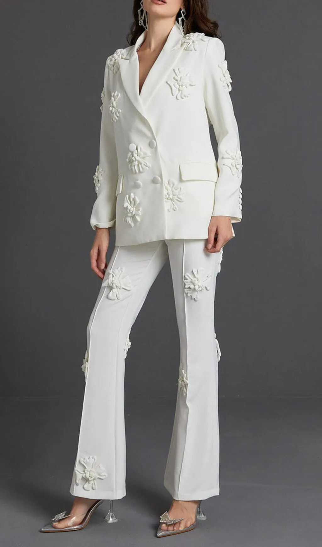WHITE DOUBLE-BREASTED DIMENSIONAL FLOWER SUIT Gloria Lanvin