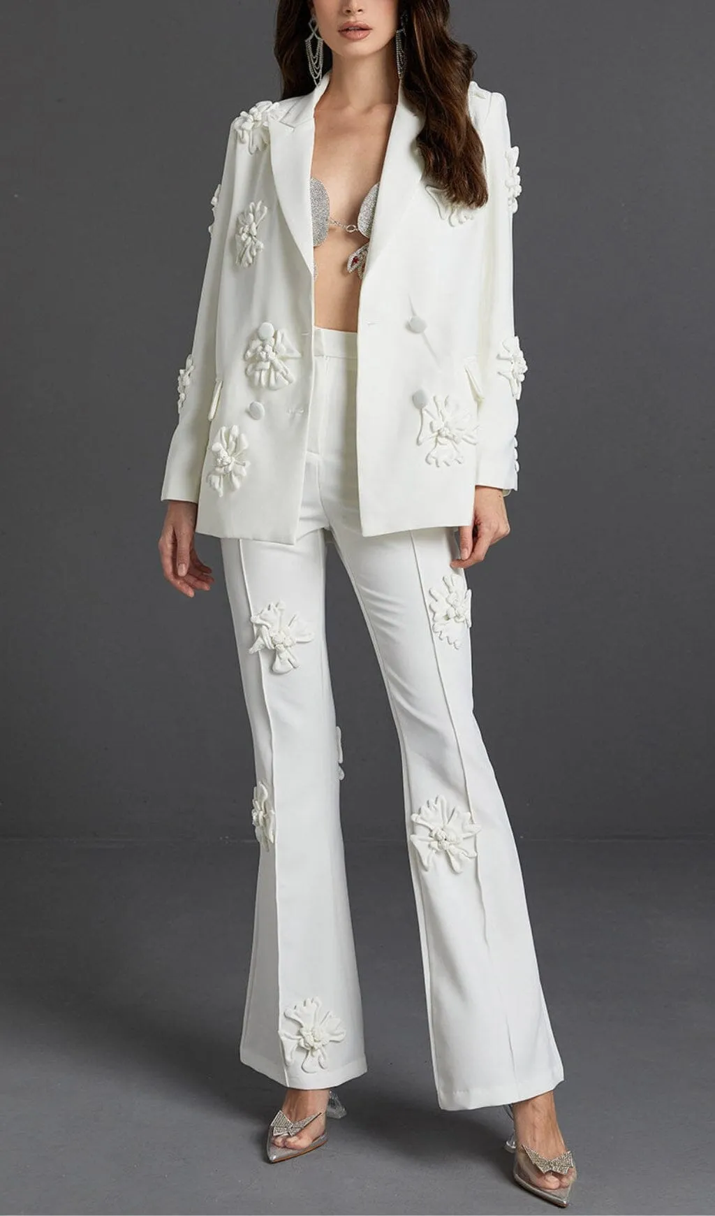 WHITE DOUBLE-BREASTED DIMENSIONAL FLOWER SUIT Gloria Lanvin