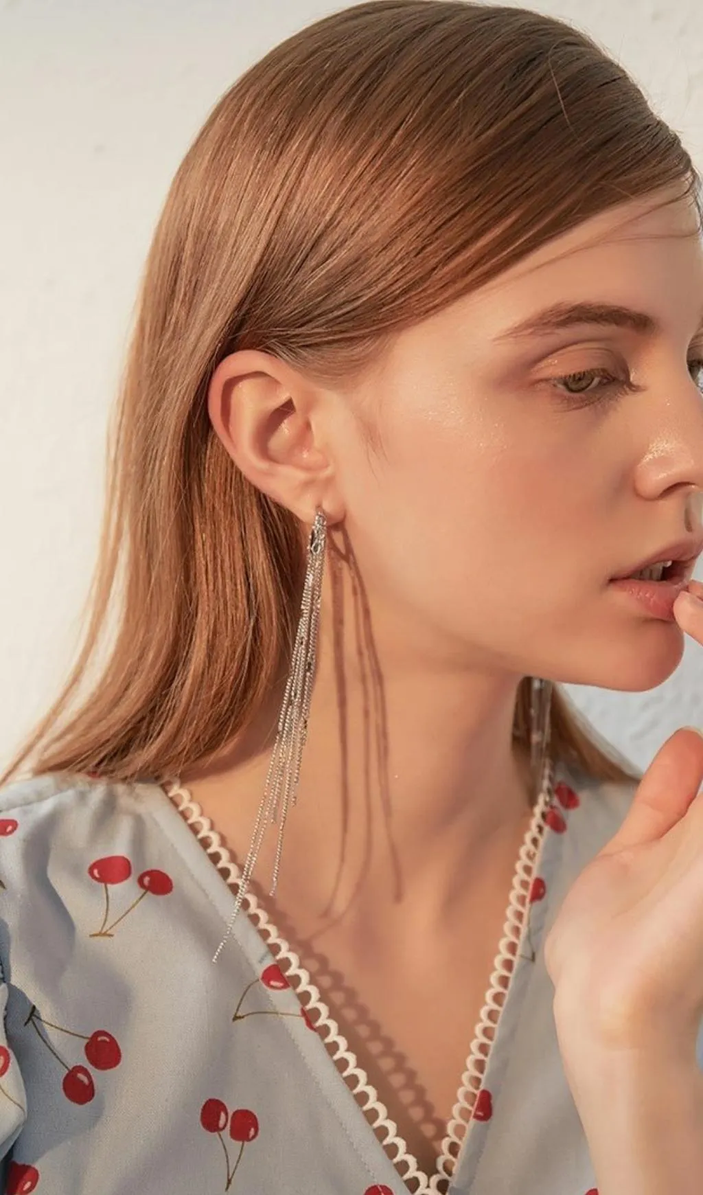 White heart-shaped tassel earrings Gloria Lanvin