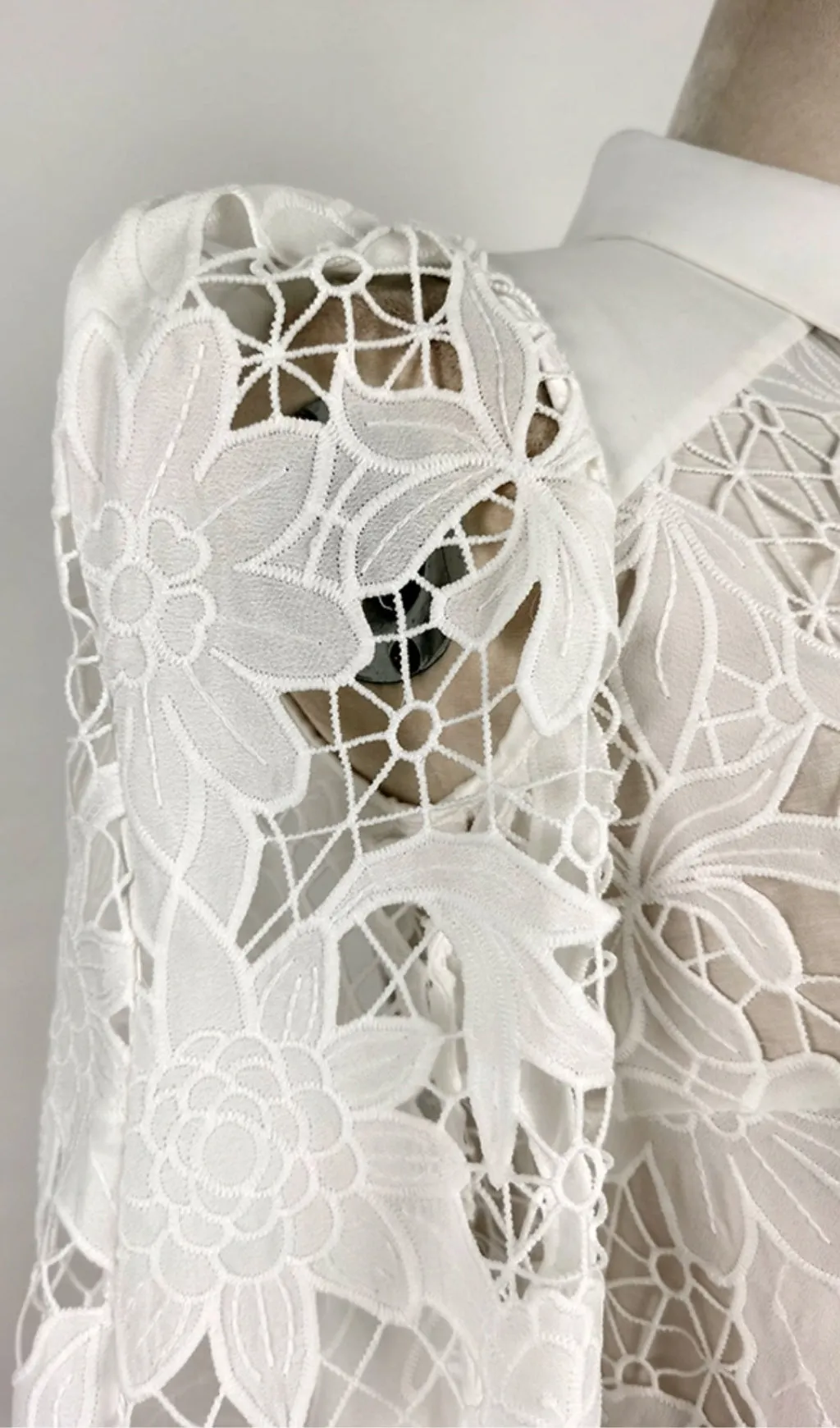 WHITE LACE EMBROIDERED FULL HEM MIDI DRESS Gloria Lanvin