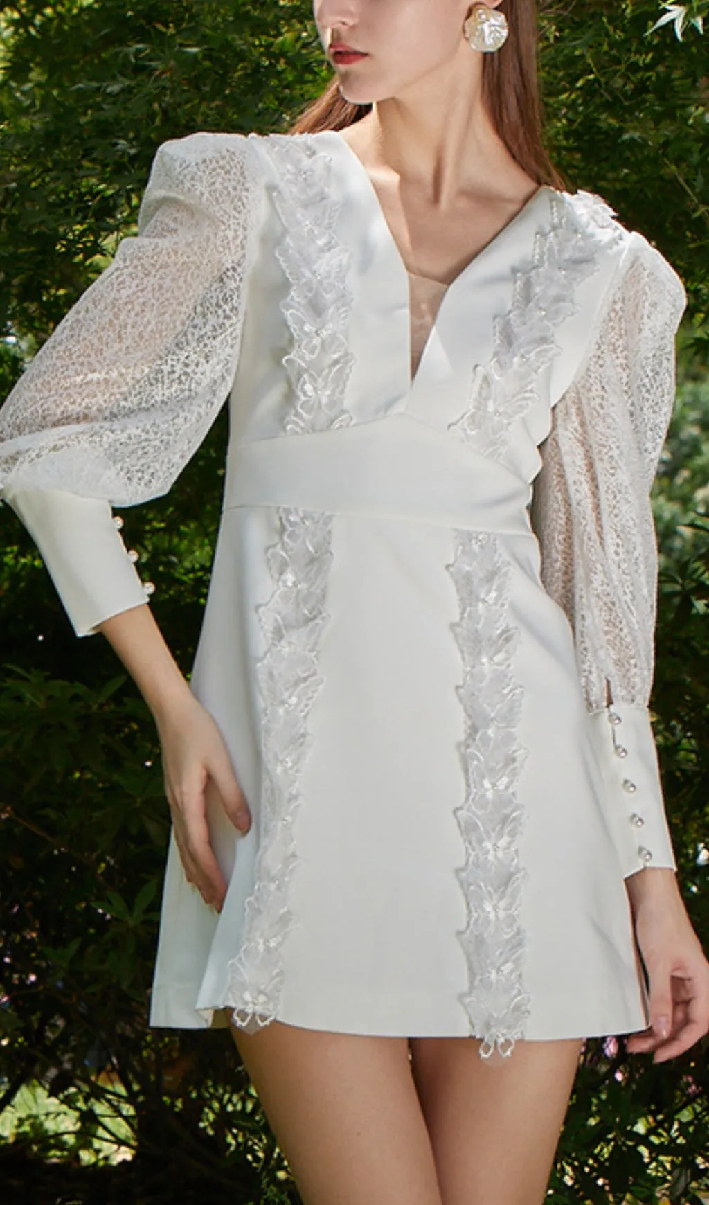 WHITE LACE V-NECK LONG-SLEEVED MINI DRESS Gloria Lanvin