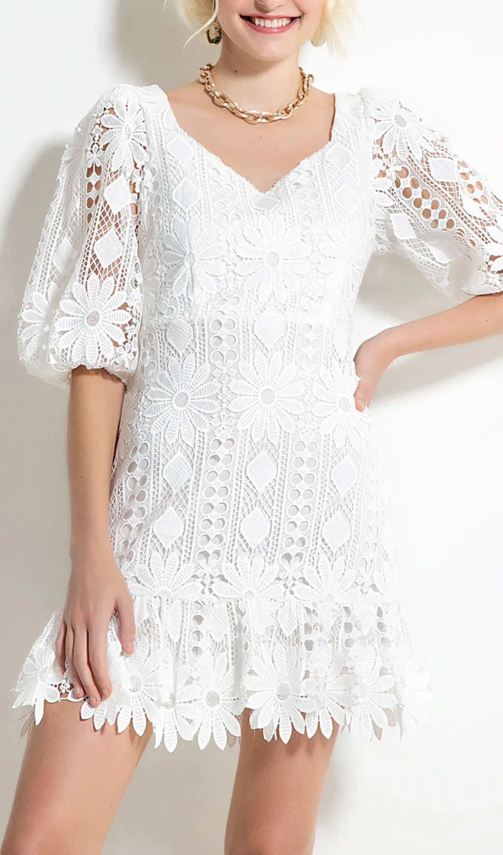 WHITE WATER-SOLUBLE LACE PATCHWORK V-NECK CUTOUT MINI DRESS Gloria Lanvin